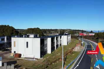 14/15 Keehan Drive, Hilltop