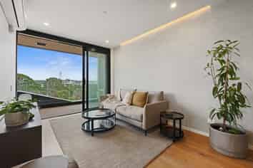 308/48 Esmonde Road, Takapuna