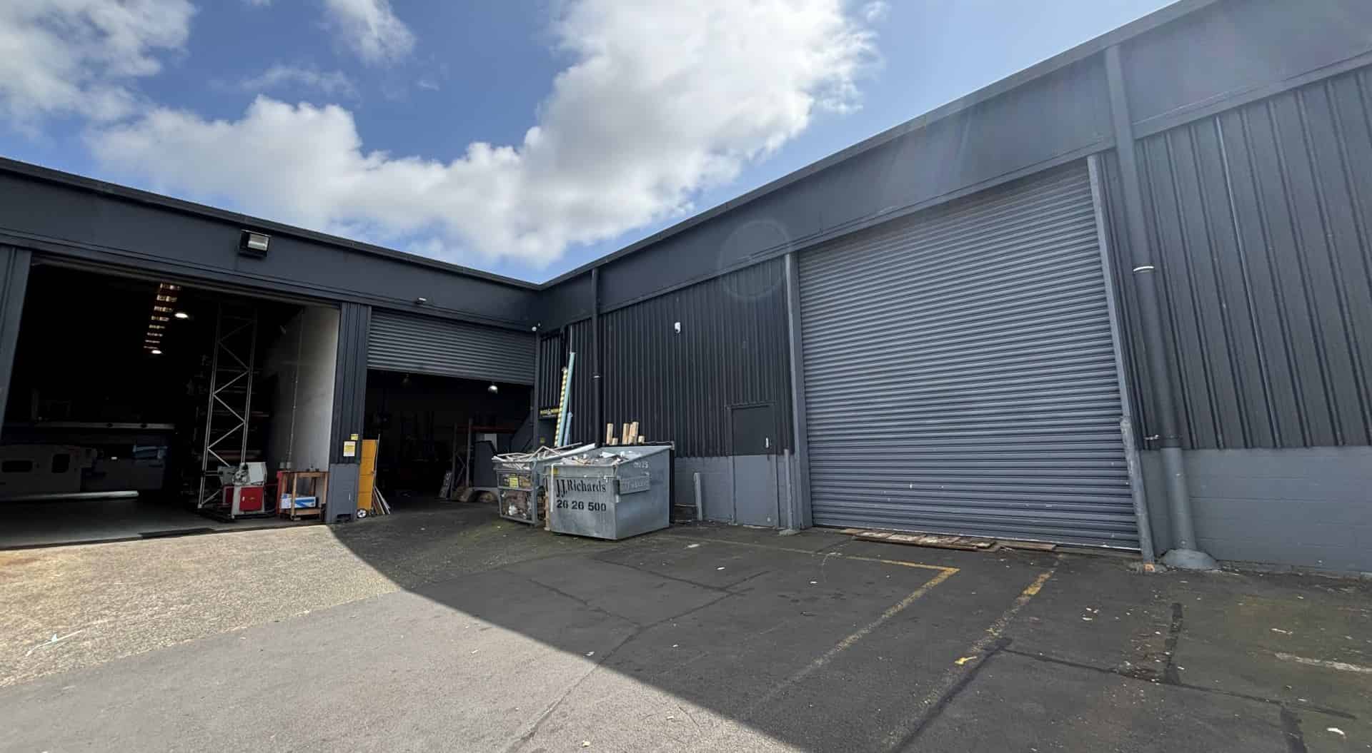 For lease Value Warehouse East Tamaki realestate.co.nz