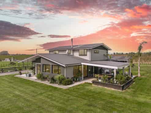 1458 Southland Road, Longlands