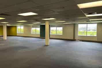 Large partitioned floor with deck 