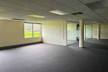 LARGE OFFICE FLOOR