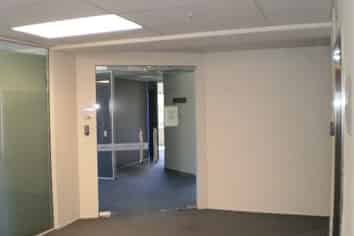 LARGE OFFICE FLOOR