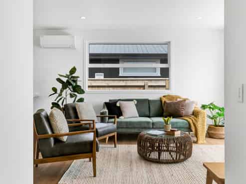10-13 Pisanio Way, Stratford