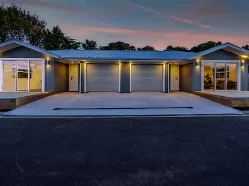 10-13 Pisanio Way, Stratford
