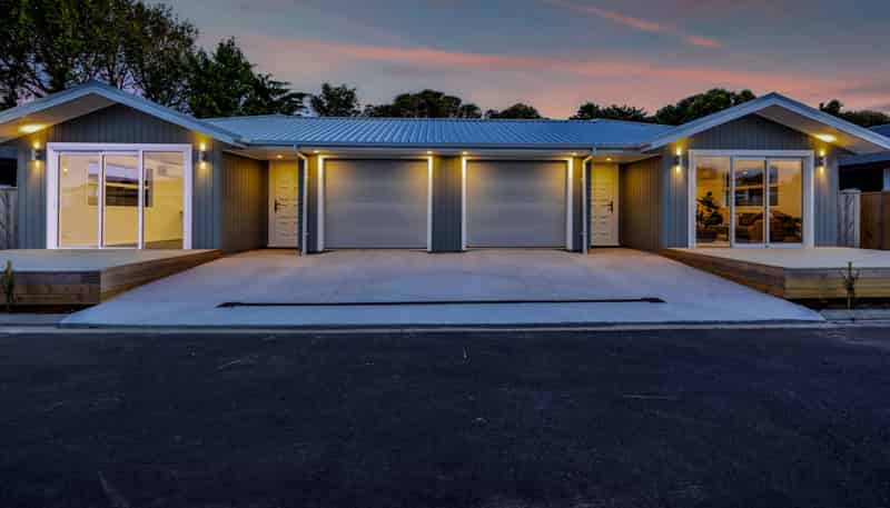 10-13 Pisanio Way, Stratford