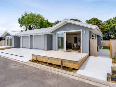 10 or13 Pisanio Way, Stratford