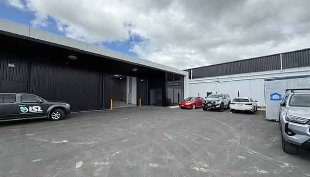 18C Earthmover Crescent, Te Rapa