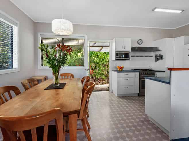 36 & 36A  Selwyn Road, Paihia