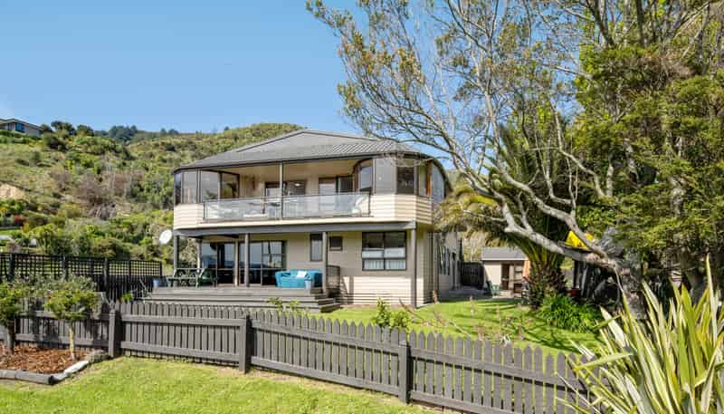 318 Waikawa Road, Waikawa