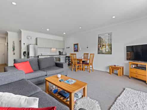 17/128 Stancombe Road, Flat Bush
