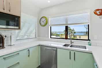 575 Pukehina Parade, Pukehina