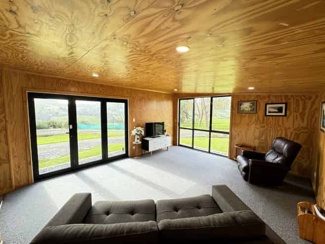 65 Proud Road, Aranga