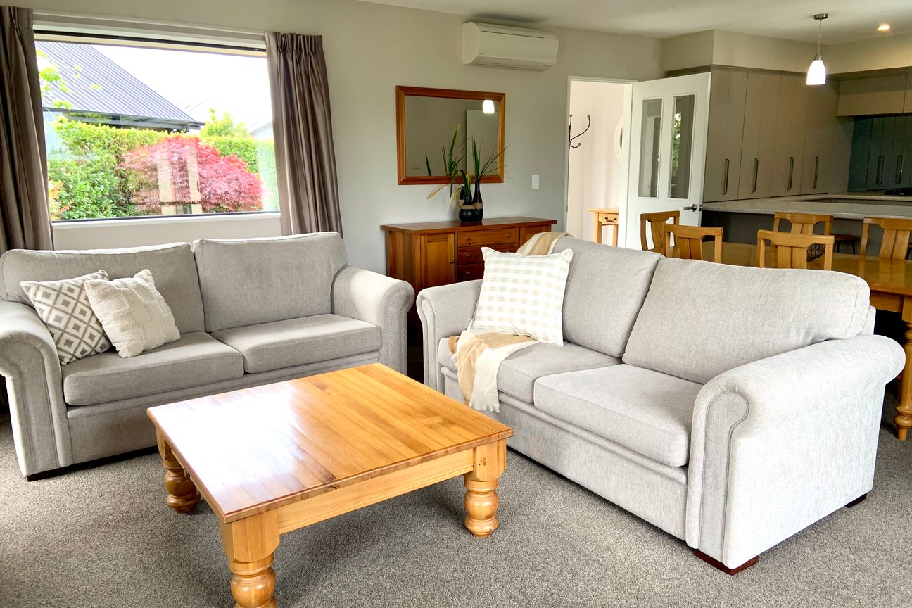 Fully Furnished Spacious Immaculate Family Home in Private Location! - Ansicht 5