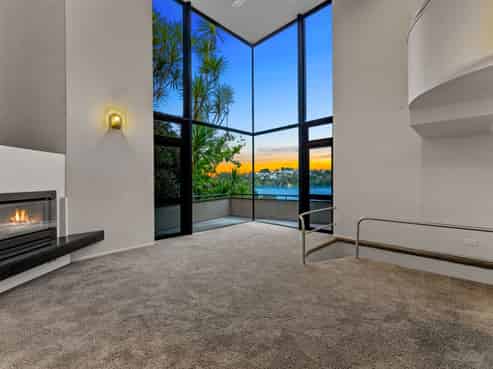 2/102 Queen Street, Northcote Point
