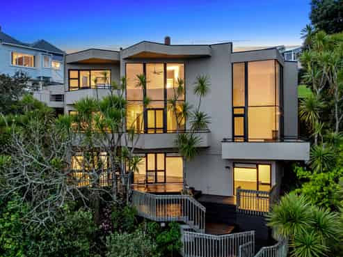 2/102 Queen Street, Northcote Point