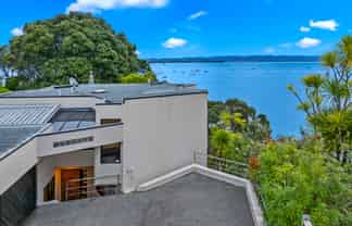 2/102 Queen Street, Northcote Point