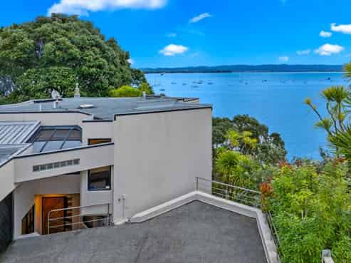 2/102 Queen Street, Northcote Point