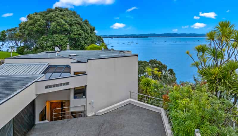 2/102 Queen Street, Northcote Point