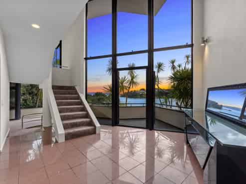2/102 Queen Street, Northcote Point