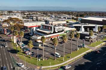 Leasing Opportunity in Popular Food Court