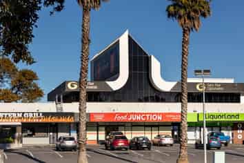 Leasing Opportunity in Popular Food Court