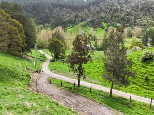 172B Kaukatea Valley Road, Okoia