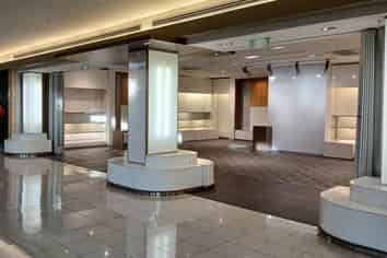 CENTRE STAGE IN THE MALL
