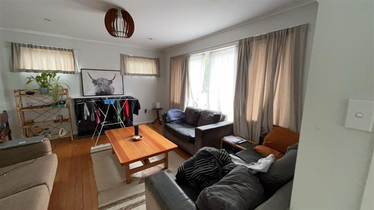 24 Evans Road, Glen Eden - View 2