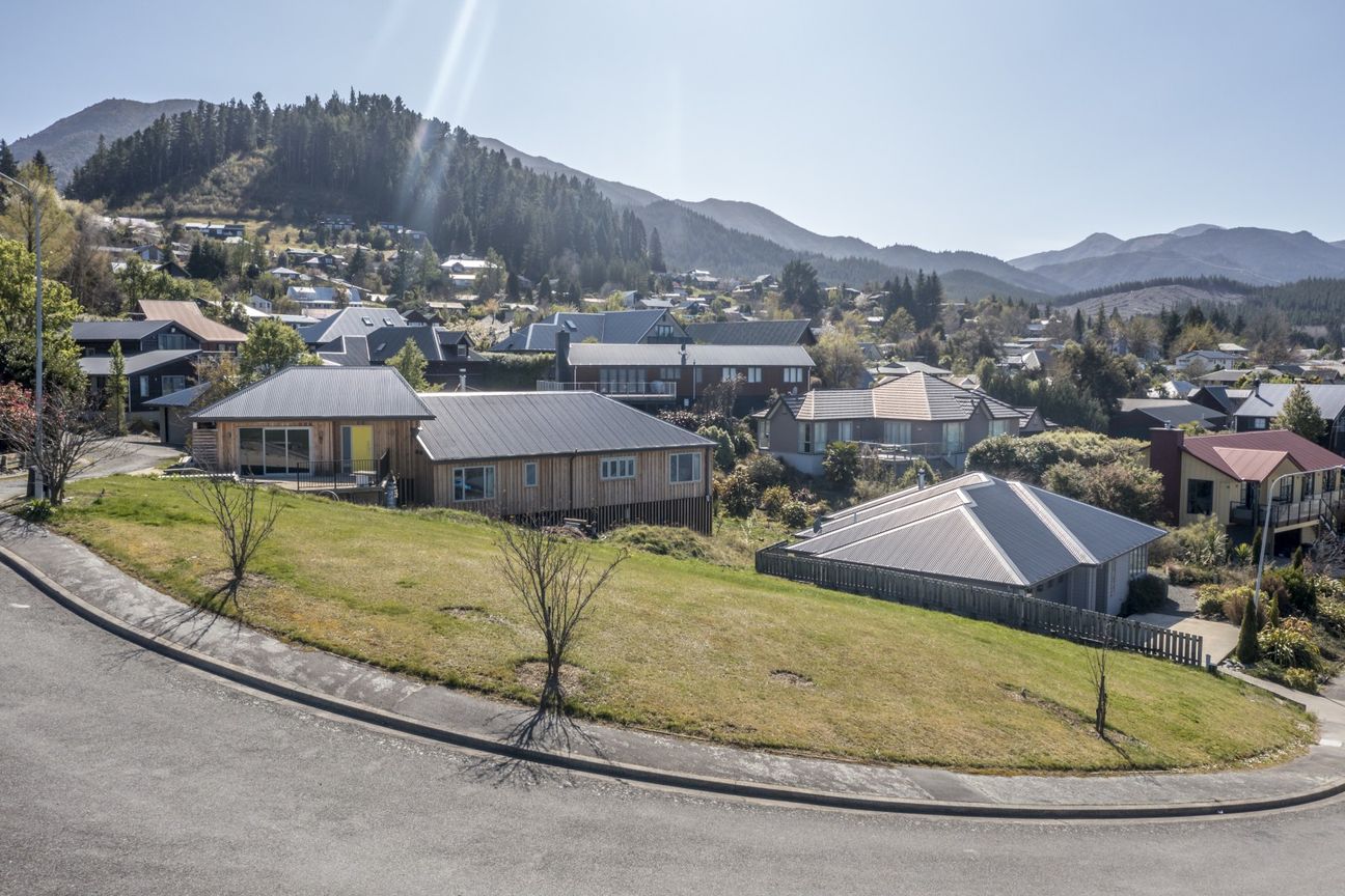 Sought-after St James Avenue! – pohled 2