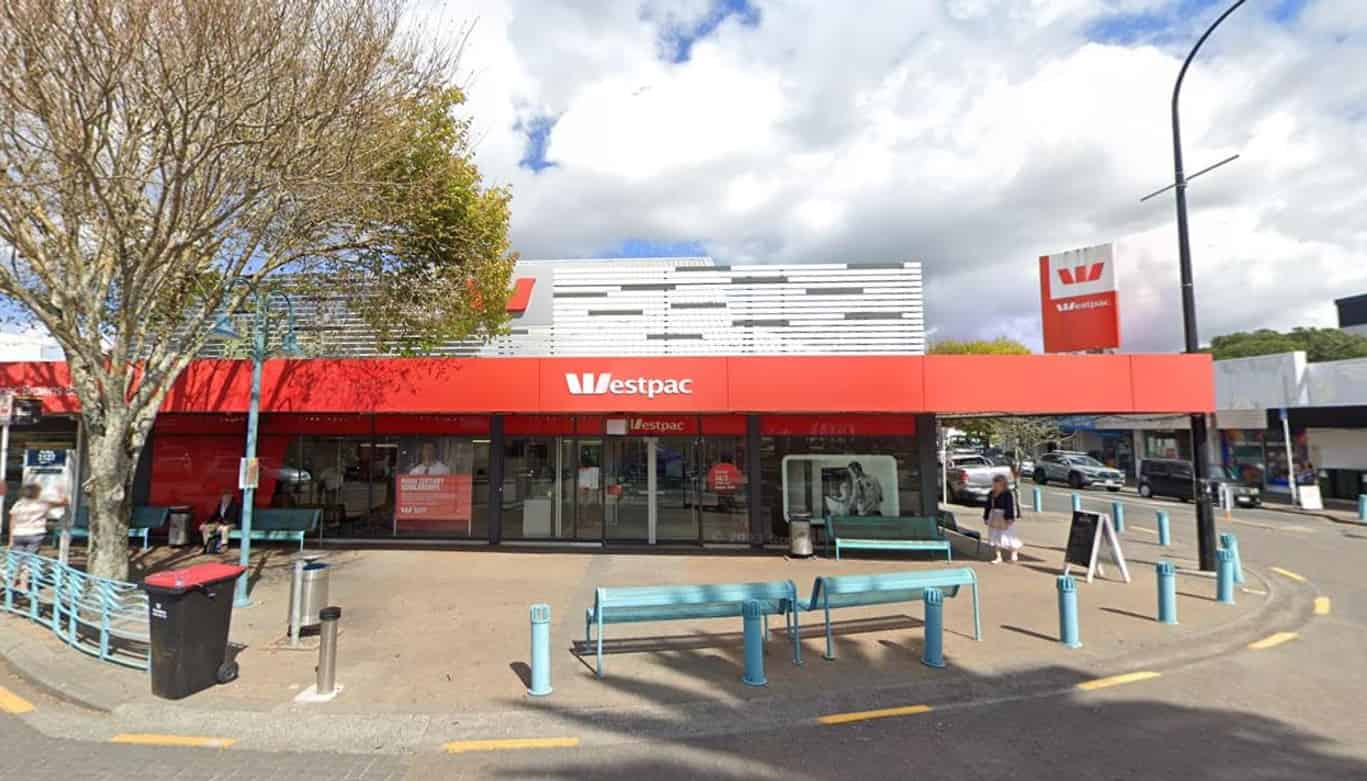 For lease Tenancy A, 36 Clyde Road, Browns Bay realestate.co.nz