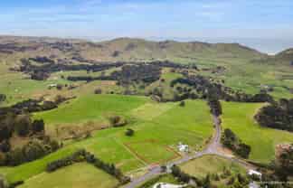 2586 Awhitu Road, Awhitu