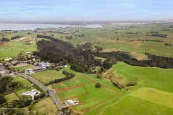 2586 Awhitu Road, Awhitu