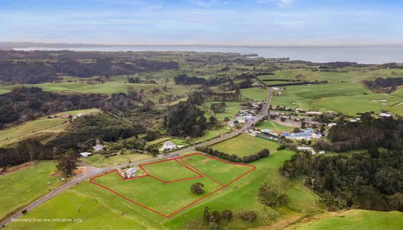 2586 Awhitu Road, Awhitu
