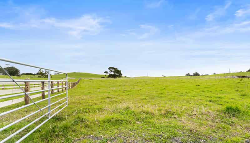 2586 Awhitu Road, Awhitu