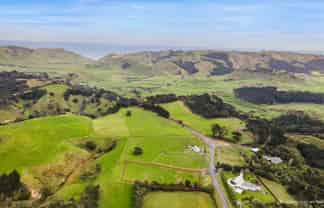 2594 Awhitu Road, Awhitu