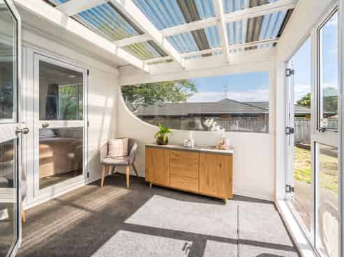 32 Guildford Drive, Paraparaumu