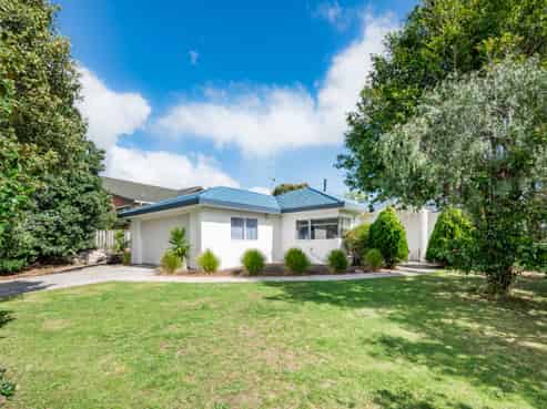 32 Guildford Drive, Paraparaumu