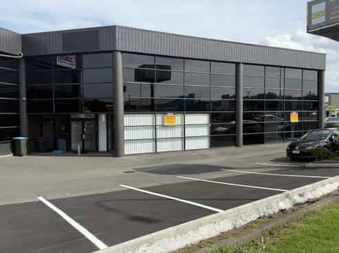 High-profile Penrose corner