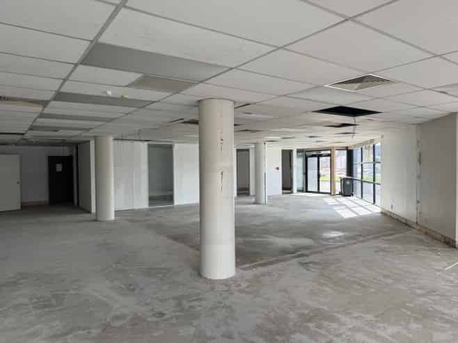 High-profile Penrose corner