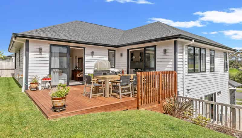 28 Celestial Crescent, Orewa