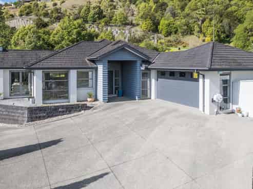 17 Highview Drive, Wakatu