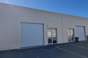 134m2 Warehouse available for lease 