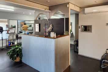 Walk In Ready Hair Salon