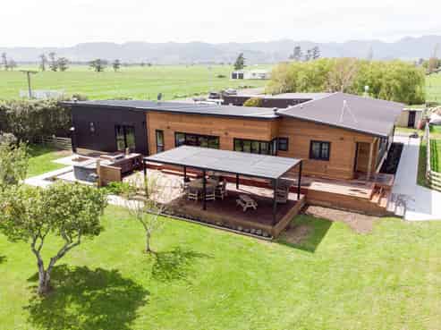 102 Huirau Road, Turua
