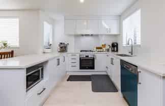 18B Poruru Close, Papakura