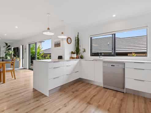 8 Oakmont Crescent, Waiwhakaiho