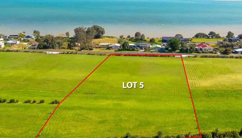 16 Koutu Point Road, OPONONI