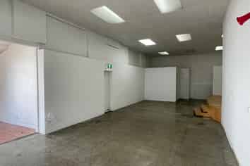 Retail space 83m2 - River View Plaza, Warkworth 