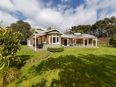 1522 Parewanui Road, Bulls